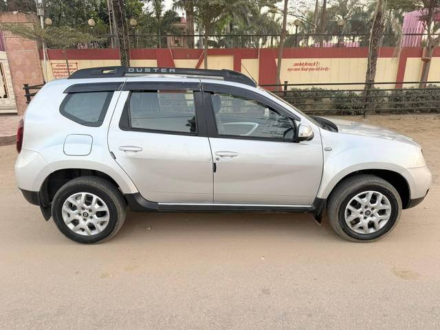 https://images10.gaadi.com/usedcar_image/4330801/original/processed_8d37e5922d0708416e1a0494e0be8ab4.jpg?imwidth=6401