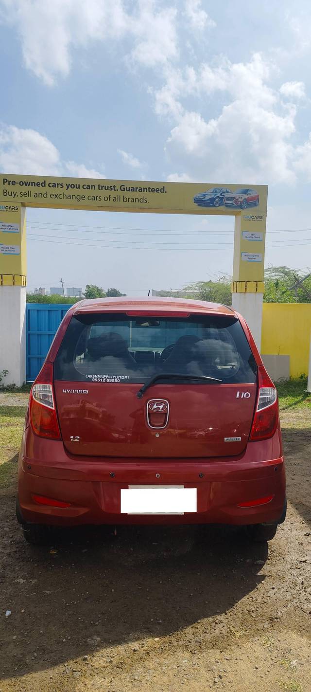 https://images10.gaadi.com/usedcar_image/4330803/original/processed_4553b4ad903fbebe1cae59c001cca4fd.jpg?imwidth=6402