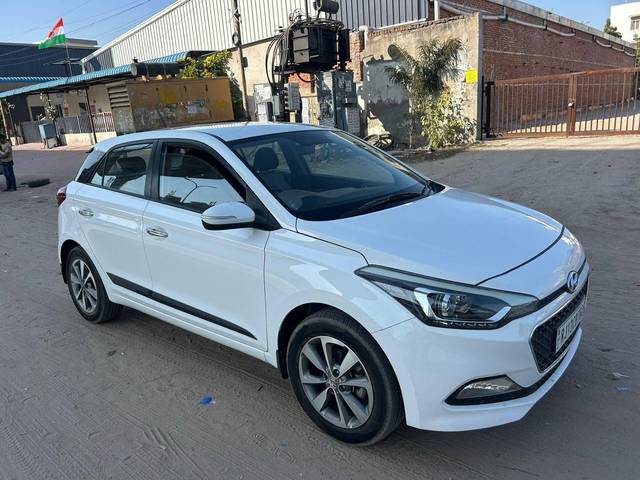 https://images10.gaadi.com/usedcar_image/4330829/original/processed_dcb652d0b7f11ddb50f8c249da724914.jpg?imwidth=6400