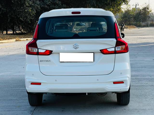 https://images10.gaadi.com/usedcar_image/4330836/original/processed_920df596a0d93fcf3f50b59369b808d3.jpg?imwidth=6402