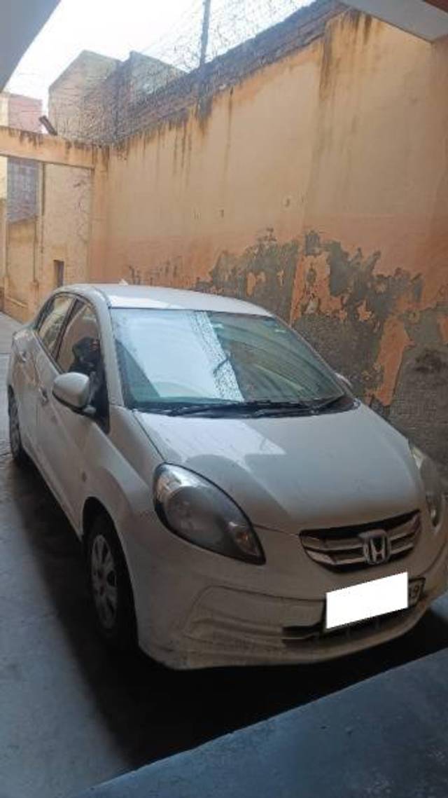 https://images10.gaadi.com/usedcar_image/4330933/original/processed_c967ee68-926e-48e3-9b2a-9a17591cb09f.jpg?imwidth=6400