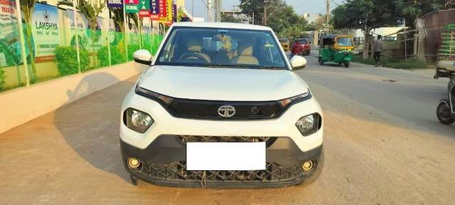 https://images10.gaadi.com/usedcar_image/4330988/original/1bf7e81420dda5d67930097f5af0f322.jpeg?imwidth=6400