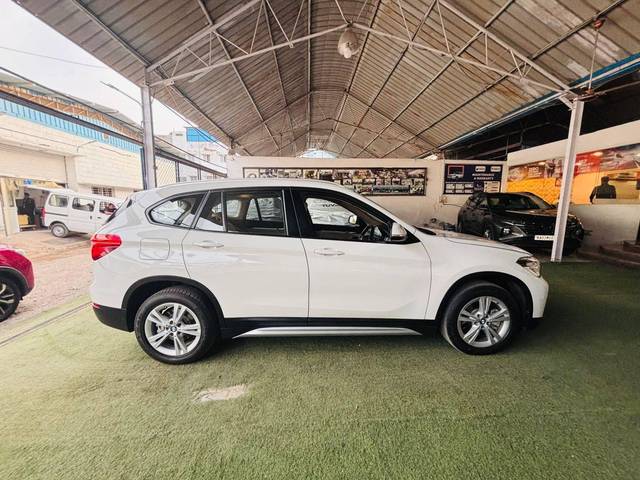 https://images10.gaadi.com/usedcar_image/4331029/original/processed_be212e6c4501355cd3ea1e4b5c14df0c.jpg?imwidth=6401