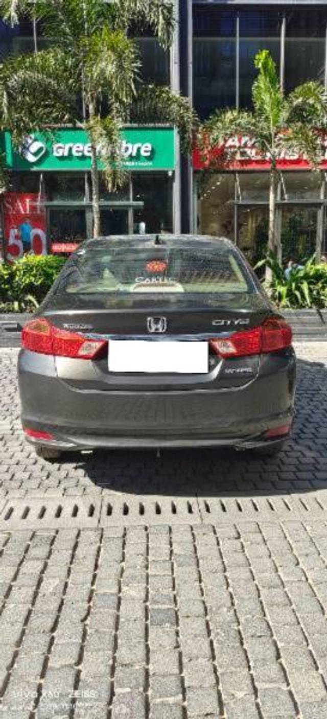 https://images10.gaadi.com/usedcar_image/4331102/original/processed_31fbddc7-372c-4851-b019-1c9cb15e37ef.jpg?imwidth=6400