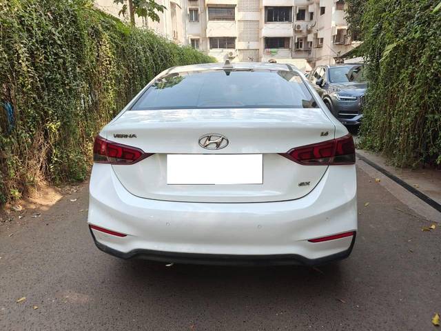 https://images10.gaadi.com/usedcar_image/4331142/original/processed_0a7d9aec70172d2474c30710fcb94bc8.jpeg?imwidth=6401