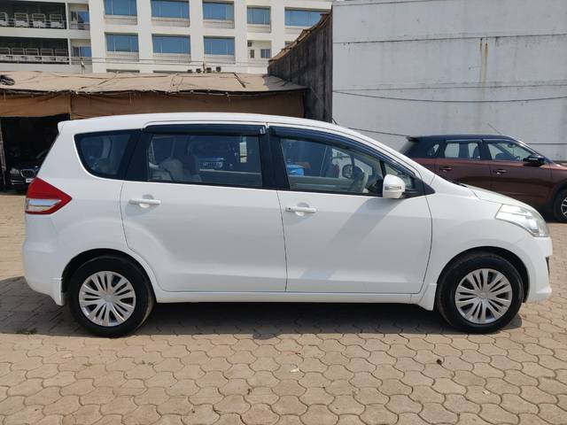 https://images10.gaadi.com/usedcar_image/4331273/original/85115cb99e2e3c77d921b25326f52003.jpeg?imwidth=6401