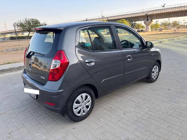 https://images10.gaadi.com/usedcar_image/4331274/original/processed_b2edbb85a34f89766623832e902cdc22.jpg?imwidth=6402