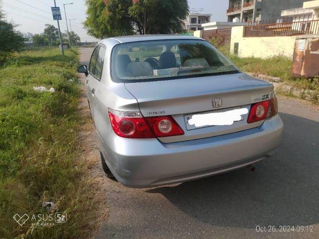 https://images10.gaadi.com/usedcar_image/4331282/original/processed_3de640d2-11ef-49e9-8122-390270a990a6.jpg?imwidth=6402