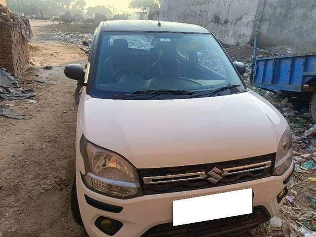 https://images10.gaadi.com/usedcar_image/4331286/original/processed_da00e8e9-2cef-4da4-a5bc-58532c626366.jpg?imwidth=6400