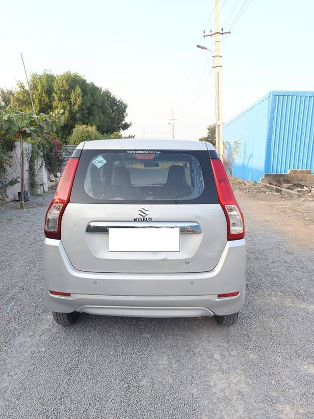 https://images10.gaadi.com/usedcar_image/4331295/original/processed_a987be19cee6e9528cdf0b2ed06529ca.jpg?imwidth=6402