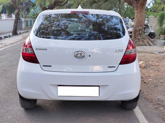 https://images10.gaadi.com/usedcar_image/4331316/original/processed_1529a1f02c2f6e086999de5cf748c69a.jpg?imwidth=6401