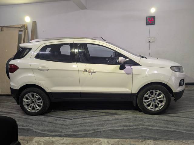 https://images10.gaadi.com/usedcar_image/4331319/original/4e2bd9934c0accf164e43621047e48a0.jpg?imwidth=6401