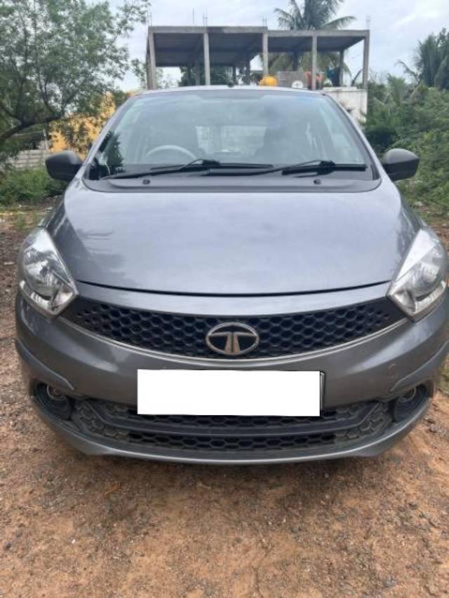 https://images10.gaadi.com/usedcar_image/4331336/original/processed_2d3a320b-5fde-4677-9734-45cf0411a4b6.jpg?imwidth=6400