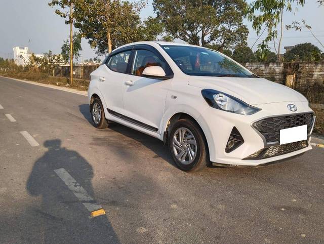 https://images10.gaadi.com/usedcar_image/4331362/original/processed_55f9e4e8d0b8d6a53b35015e663f6d42.jpg?imwidth=6400