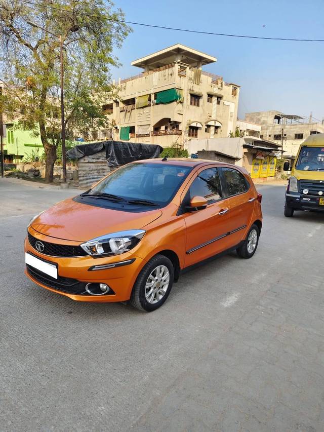 https://images10.gaadi.com/usedcar_image/4331378/original/processed_0b16f270ac3f2dcc1c8ccc963066e455.jpg?imwidth=6402