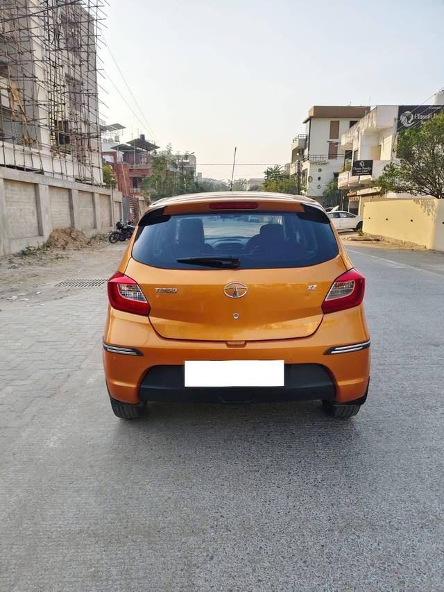 https://images10.gaadi.com/usedcar_image/4331378/original/processed_c32cdfe614f3df3a15a324557f2379a6.jpg?imwidth=6401