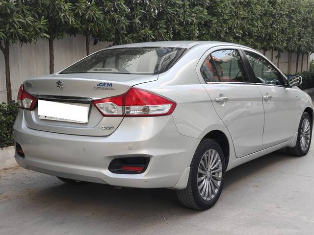 https://images10.gaadi.com/usedcar_image/4331433/original/processed_a8cd23da019a9961fa1fa3e9642245fe.jpg?imwidth=6402