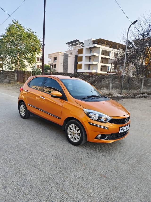 https://images10.gaadi.com/usedcar_image/4331446/original/processed_4e0f02fbf67efa5e0ff75817d6763b39.jpg?imwidth=6400