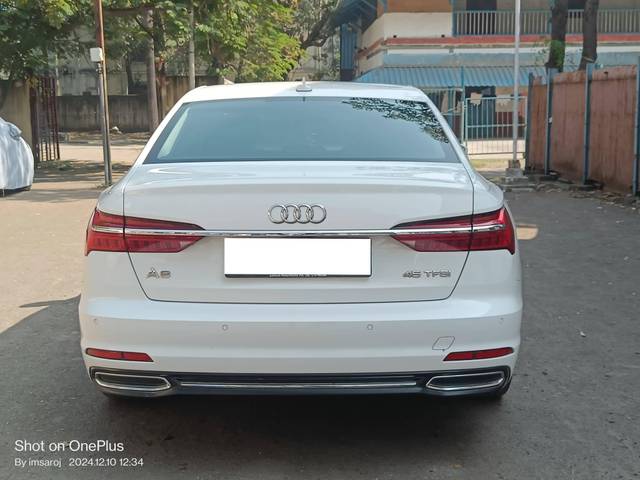 https://images10.gaadi.com/usedcar_image/4331459/original/processed_8ed4a7306dd0f4e053456221d4bf5e9e.jpg?imwidth=6401