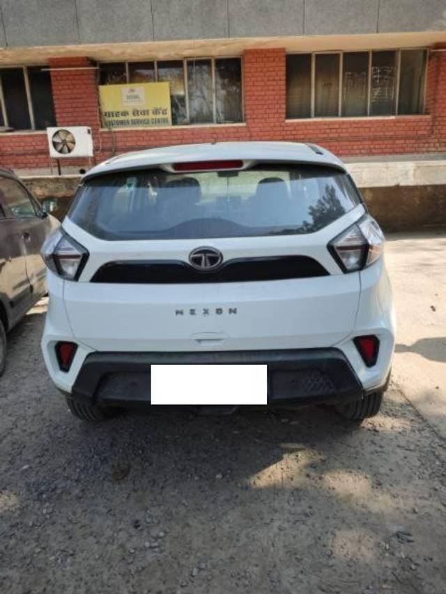 https://images10.gaadi.com/usedcar_image/4331480/original/processed_a49debd8-5853-416e-a5e5-529896587568.jpg?imwidth=6401