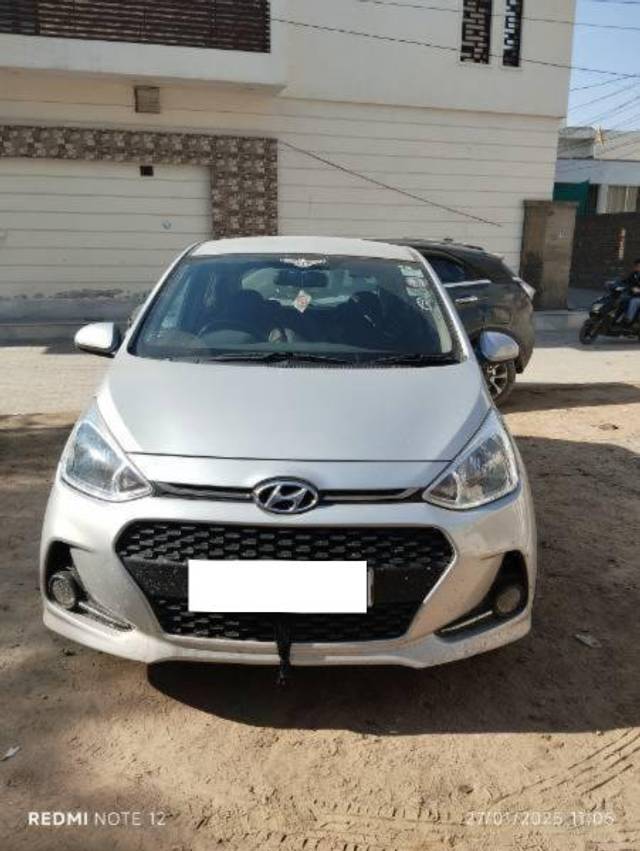 https://images10.gaadi.com/usedcar_image/4331548/original/processed_15c74cda-4afc-4582-a2cd-eafcd574000b.jpg?imwidth=6400