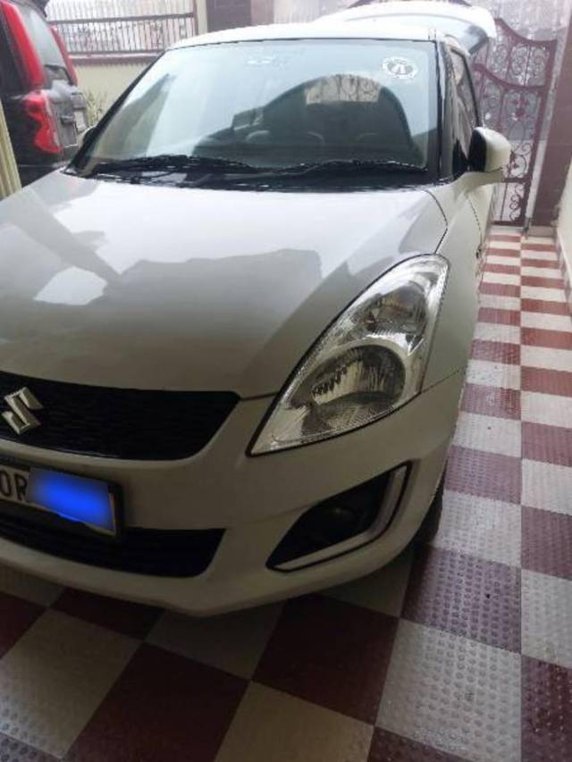 https://images10.gaadi.com/usedcar_image/4331550/original/processed_c2d15d26-ff75-4233-8303-9f09679613ce.jpg?imwidth=6400