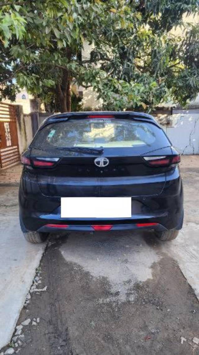 https://images10.gaadi.com/usedcar_image/4331612/original/processed_2c7113c9-2a61-4114-833d-7a42194bc04c.jpg?imwidth=6402