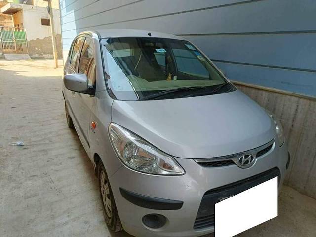 https://images10.gaadi.com/usedcar_image/4331673/original/processed_23777075-cc41-4486-afb4-9e077553b627.jpg?imwidth=6401