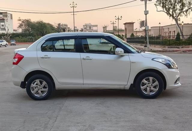 https://images10.gaadi.com/usedcar_image/4331713/original/processed_2c5f64a5ee9a386cf3fc16d09e923a02.jpg?imwidth=6401