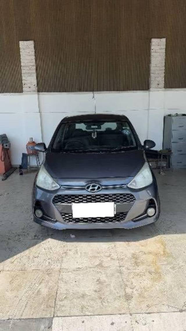 https://images10.gaadi.com/usedcar_image/4331723/original/processed_e7452a3f-0e8d-46e1-963f-1693f65f90b3.jpeg?imwidth=6400