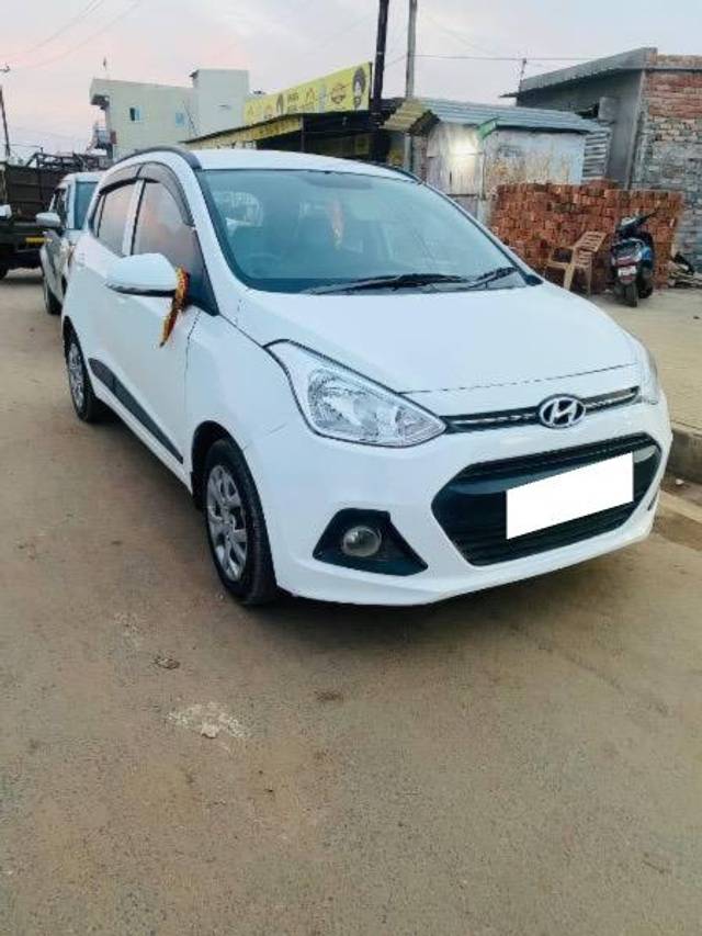 https://images10.gaadi.com/usedcar_image/4331742/original/processed_050150e2-e6c3-4788-845e-c0bc95bcbbb1.jpg?imwidth=6400