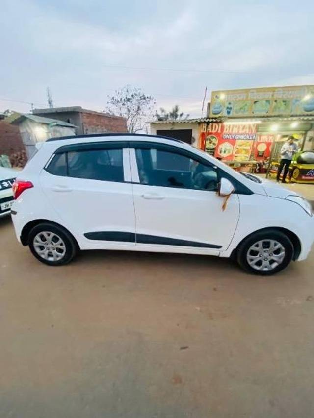 https://images10.gaadi.com/usedcar_image/4331742/original/processed_83f08963-7be9-4a08-ace9-1adb26df6efd.jpg?imwidth=6401