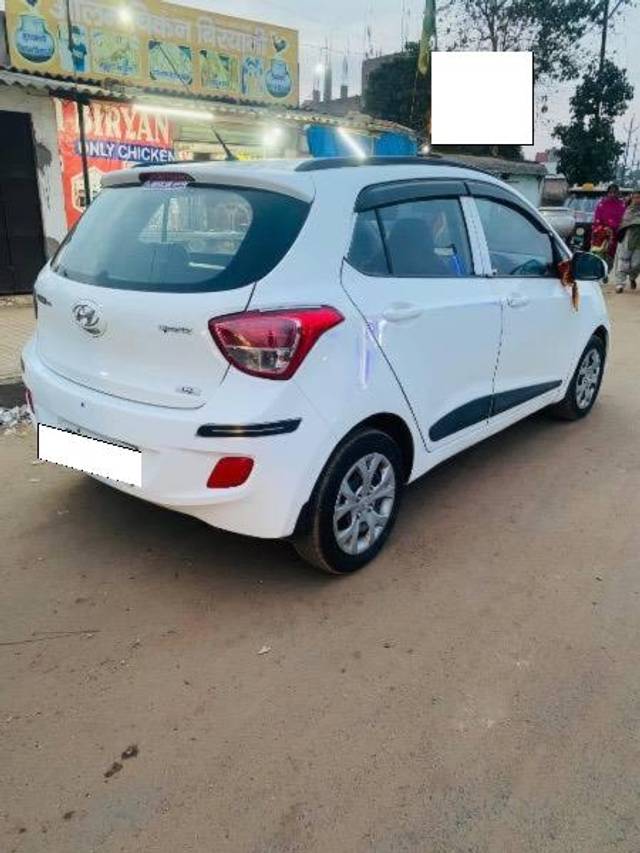 https://images10.gaadi.com/usedcar_image/4331751/original/processed_59ca6bba-9c14-40df-9347-af4b638431bf.jpg?imwidth=6401