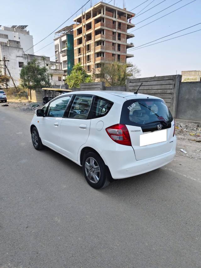 https://images10.gaadi.com/usedcar_image/4331855/original/processed_6eeeed495bc870c354c8d2ec8f745705.jpg?imwidth=6402