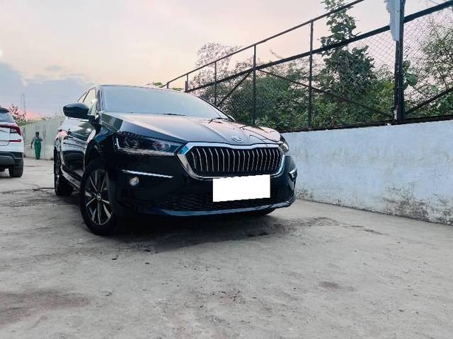 https://images10.gaadi.com/usedcar_image/4331893/original/processed_0e8be1d0-87b9-4ac9-b5b0-31ff652187f3.jpeg?imwidth=6400