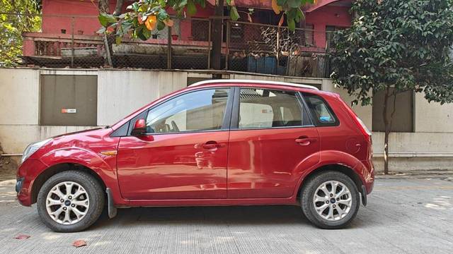 https://images10.gaadi.com/usedcar_image/4331904/original/aea7afb8878907e6dd434cc046e42ba2.jpg?imwidth=6402