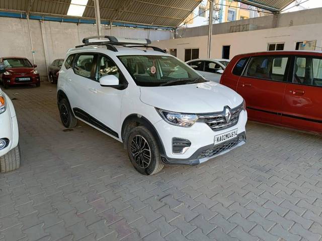 https://images10.gaadi.com/usedcar_image/4331930/original/processed_4db384e5ce48765f3d51870aeb189275.jpg?imwidth=6401