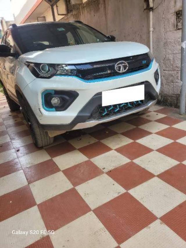 https://images10.gaadi.com/usedcar_image/4331983/original/0fc91959da3b875e621b37d4eeafb707.jpg?imwidth=6401