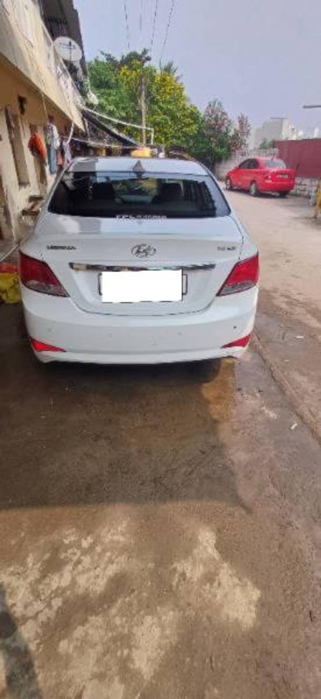 https://images10.gaadi.com/usedcar_image/4332000/original/processed_c39169fe-2902-4997-9e17-89d334dfbd6b.jpg?imwidth=6402