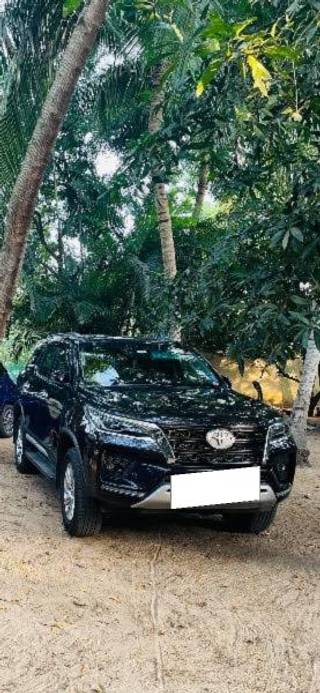 Toyota Fortuner 2016-2021 Toyota Fortuner 2.8 4WD AT