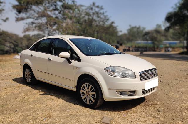 https://images10.gaadi.com/usedcar_image/4332019/original/processed_3cdd54919a074ff3c820b1499346fe9e.jpg?imwidth=6400