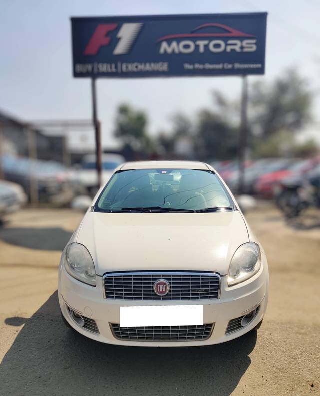 https://images10.gaadi.com/usedcar_image/4332019/original/processed_5d59982bf7fc899eecd92220f02b956f.jpg?imwidth=6402