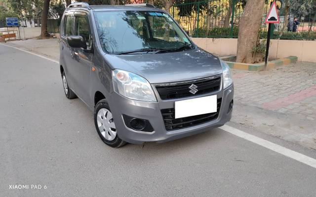 https://images10.gaadi.com/usedcar_image/4332036/original/processed_7427ae1e0abda2b3c896368151b68a98.jpg?imwidth=6400