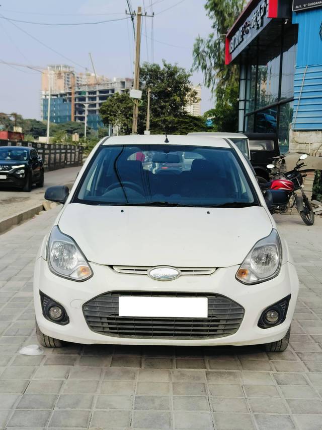 https://images10.gaadi.com/usedcar_image/4332047/original/processed_af28dde09826d22cdfd287add4ffec57.jpg?imwidth=6400