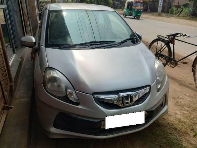 https://images10.gaadi.com/usedcar_image/4332063/original/processed_8176eeca-0360-4372-81b8-ee2abb4bca73.jpg?imwidth=6402