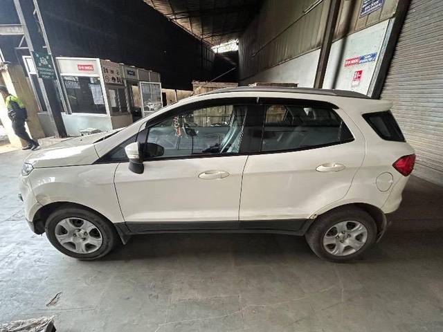 https://images10.gaadi.com/usedcar_image/4332067/original/processed_68489e72-8756-4644-8e7e-fdfd4d2d3859.jpeg?imwidth=6402