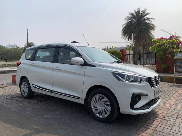 https://images10.gaadi.com/usedcar_image/4332141/original/processed_e234b1ac2c5748bf1808a881c935d5a4.jpg?imwidth=6400