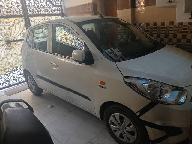 https://images10.gaadi.com/usedcar_image/4332192/original/processed_f42d380c-dfb3-4430-86ba-7185bdc90b5f.jpg?imwidth=6400