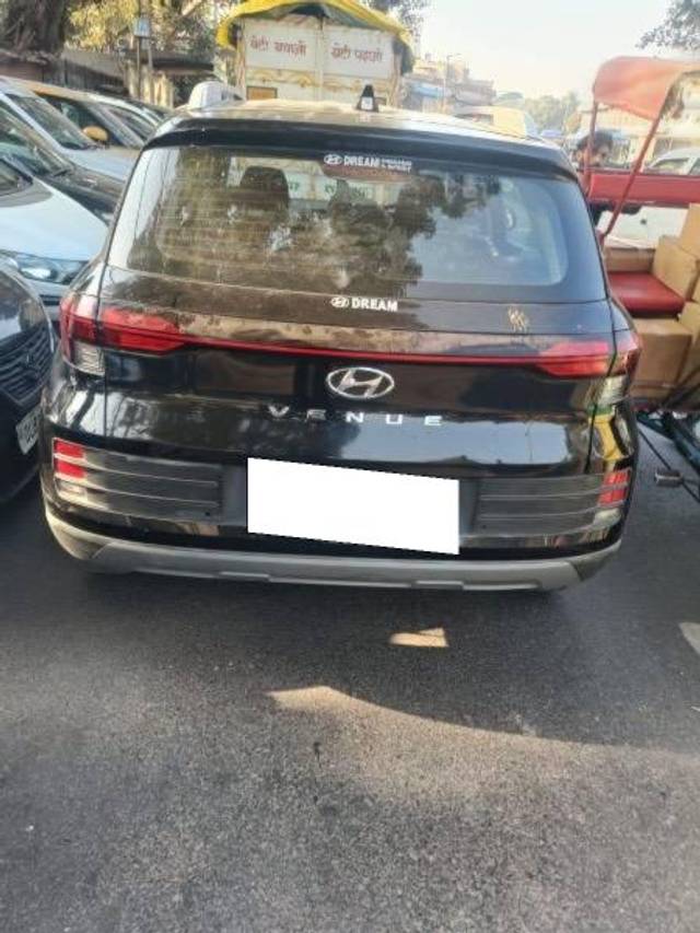 https://images10.gaadi.com/usedcar_image/4332230/original/processed_829d20b5-9bc2-489f-a294-76bc715f1a97.jpg?imwidth=6401