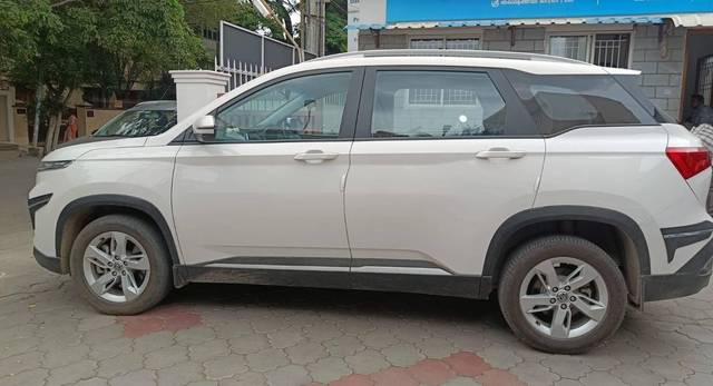 https://images10.gaadi.com/usedcar_image/4332254/original/processed_923645e8f79f4472624760e81dbfb6b0.jpeg?imwidth=6402